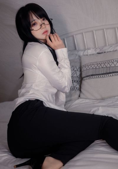 欧美风女装学生外套_HD完整在线观看