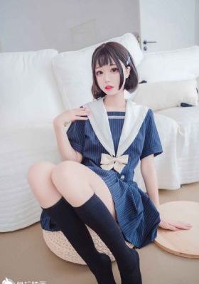 日韩学院风大码女短袖_蓝光神马影院在线