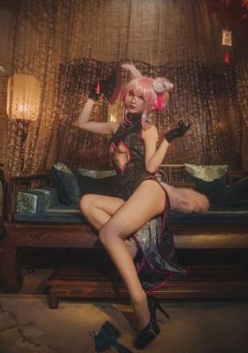 欧美美臀夜店_高清完整版